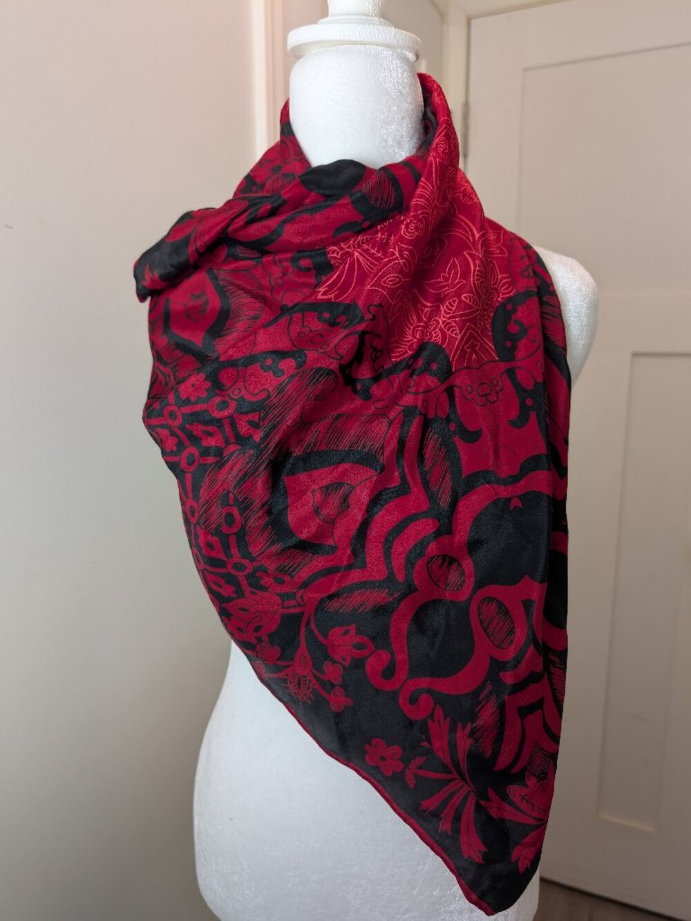 Casca for Magid 100% Silk Scarf Red Black Made in Japan